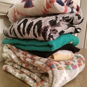 6 sweaters all size small